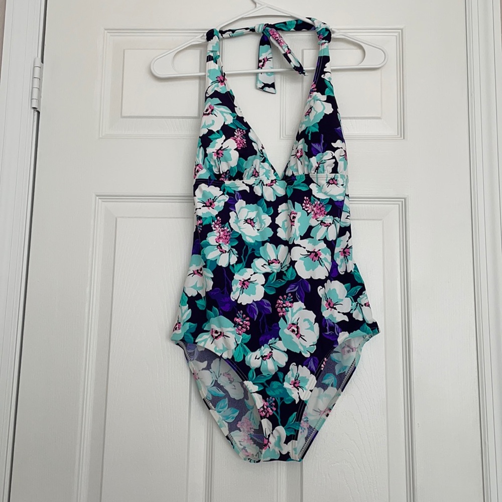 🏖️ NWT -Sun & Sea ladies swim suit